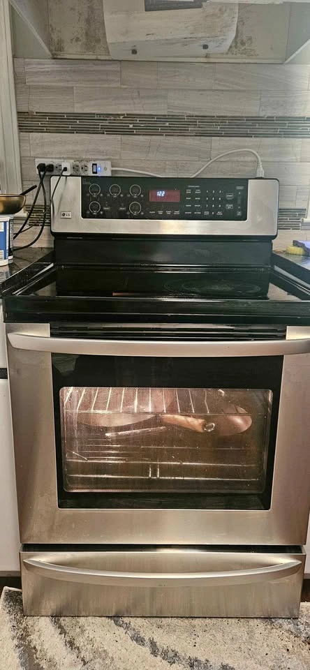 LG glass top electric stove