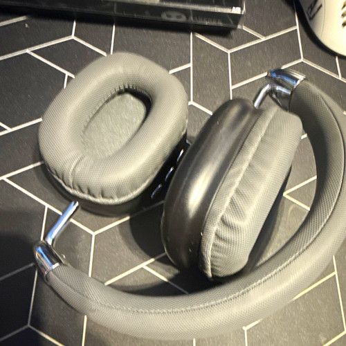 Bluetooth headphones