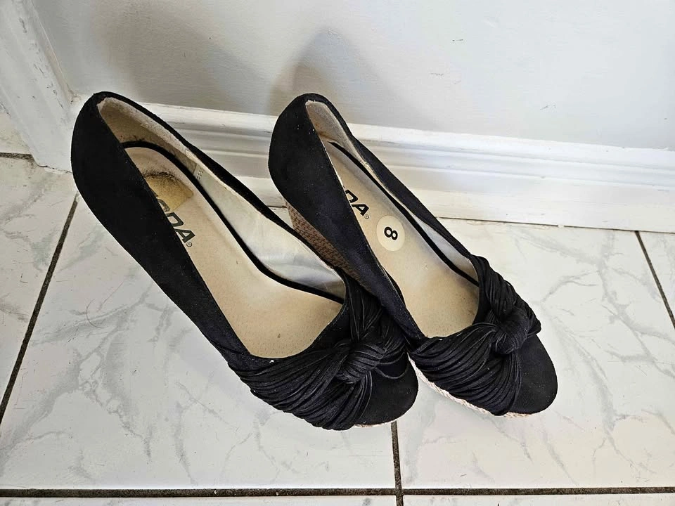 Black Knotted Wedge Heels🏈