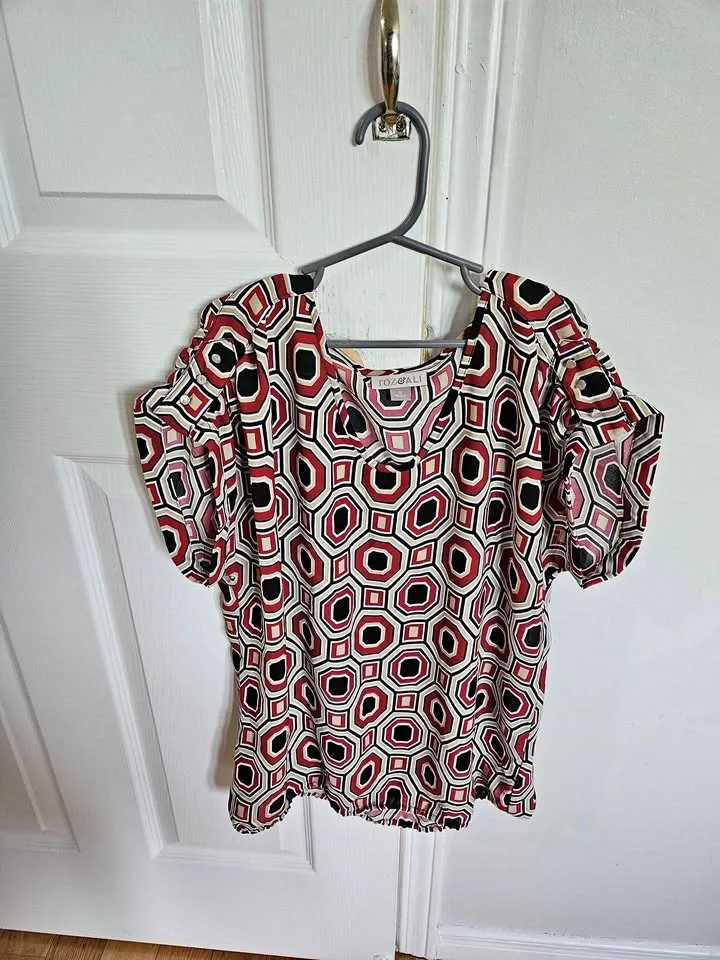 ROZ & ALI geometric print blouse🏈