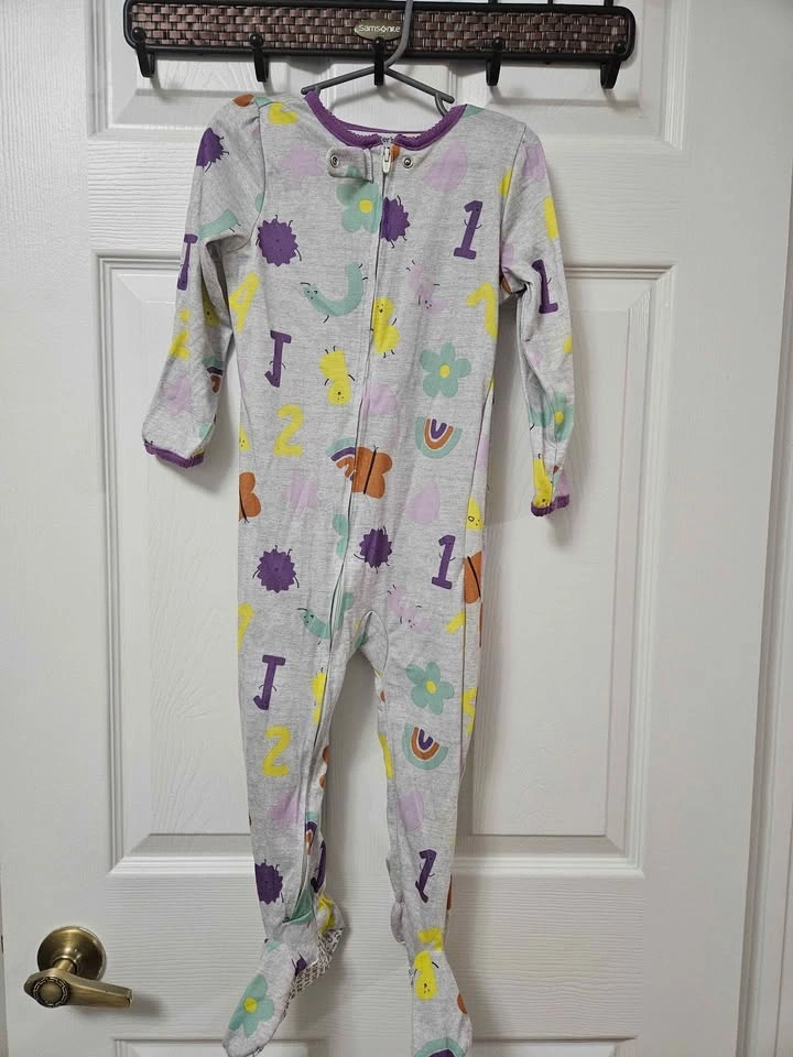 Toddler girl dresses and pj🏈 - photo 3