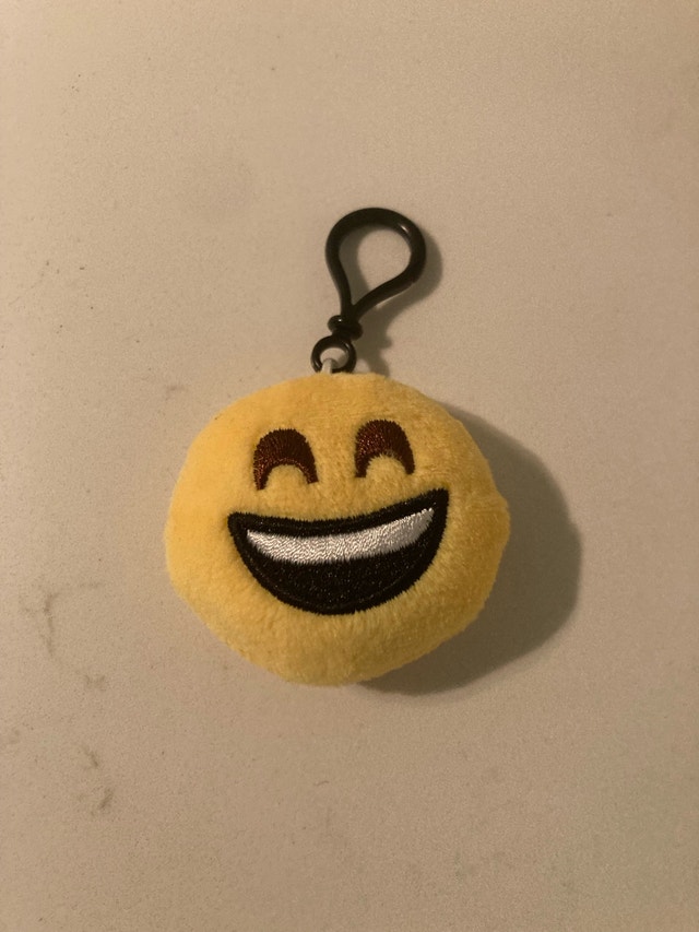 🏈 😄Emoji Plush Keychain