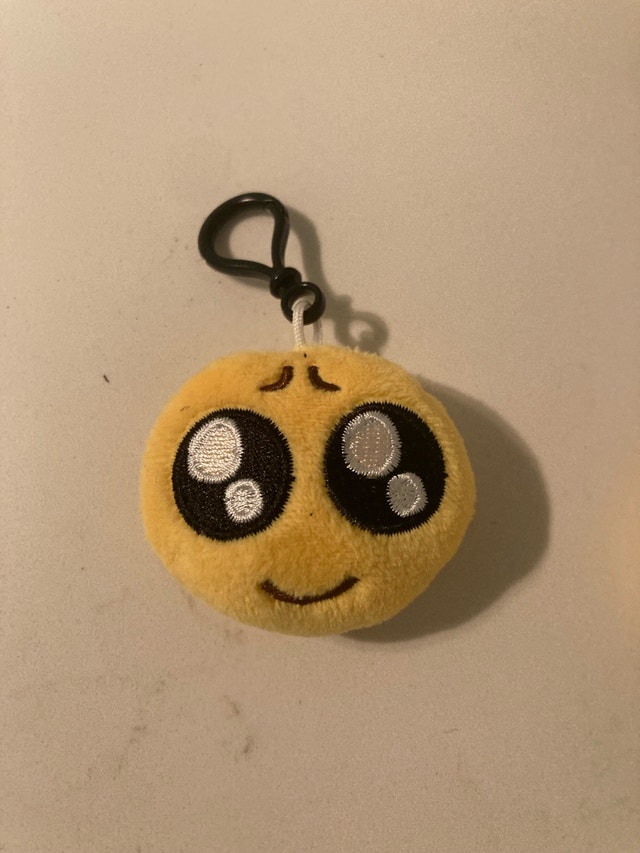 🏈🥹Emoji Plush Keychain