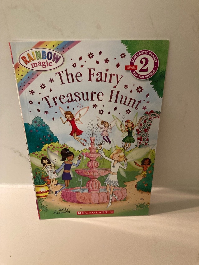 🏈 Rainbow Magic The Fairy Treasure Hunt Book