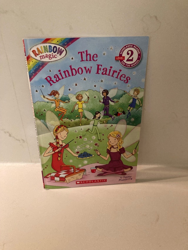 🏈 Rainbow Magic: The Rainbow Fairies Scholastic Reader
