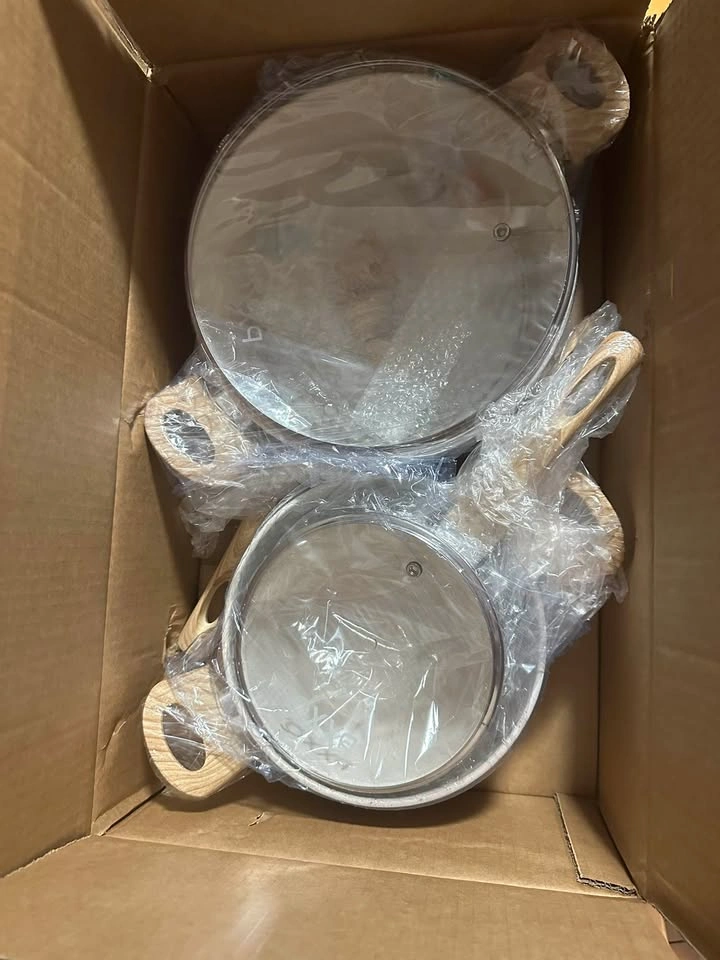 12-Piece Cookware Set with Glass Lids and Pan Protectors — New - photo 3