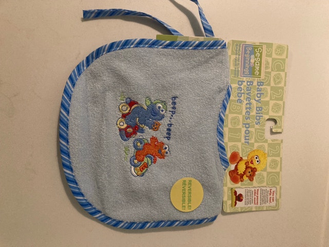 🏈 Sesame Beginnings Baby Bib