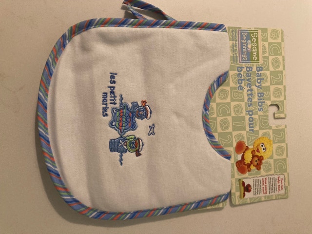 🏈 Sesame Beginnings Baby Bibs