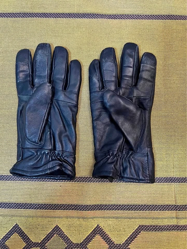 Genuine Black Leather Winter Gloves – Men's Size Medium / Large
