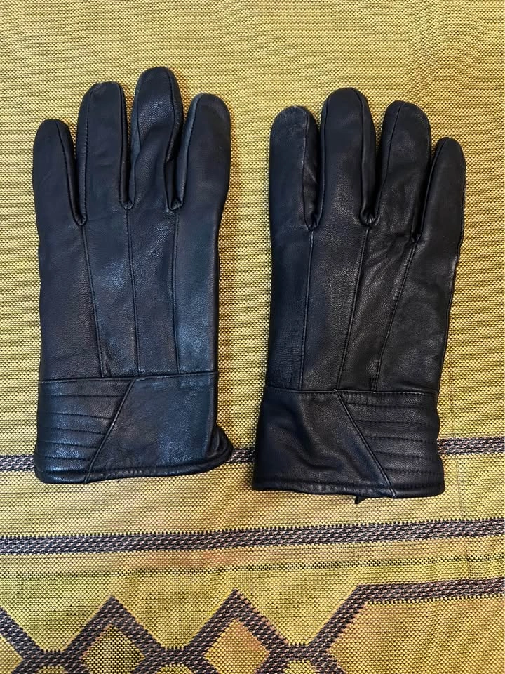 Genuine Black Leather Winter Gloves – Men's Size Medium / Large - photo 2