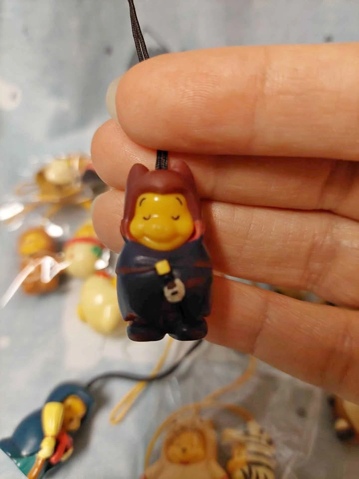 🏈 Vintage Japan Exclusive Peek-a-Pooh - Bat-Dracula