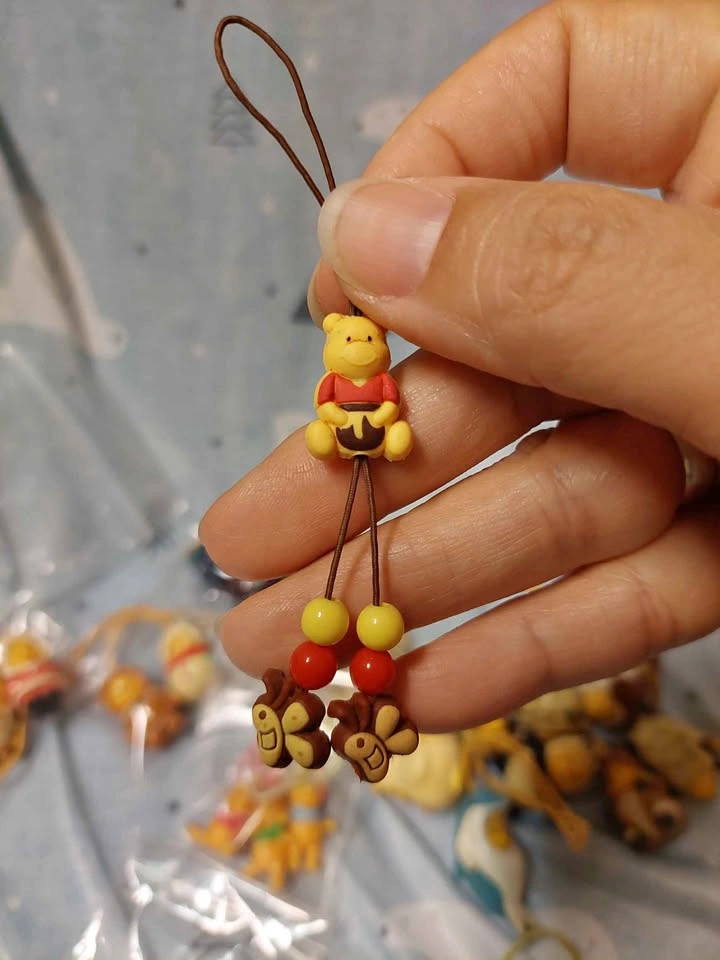 🏈 Vintage Winnie the Pooh Dangly Phone Charm