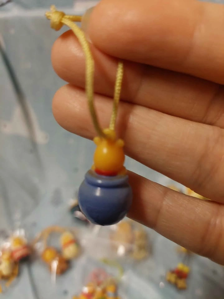 🏈 Vintage Winnie the Pooh - Hunny Pot Phone Charm - photo 2