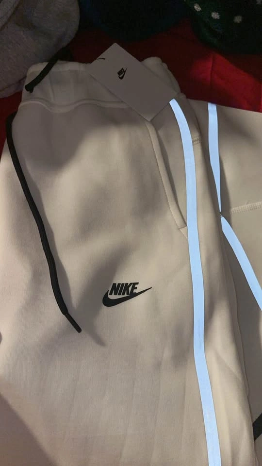 Nike reflective tech fleece - photo 3