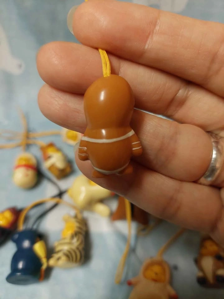 🏈 Vintage JP Exclusive Peek-a-Pooh - Gingerbread Cookie Charm! - photo 2