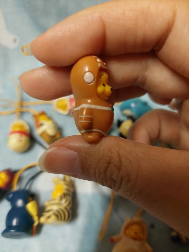 🏈 Vintage JP Exclusive Peek-a-Pooh - Gingerbread Cookie Charm! - photo 3