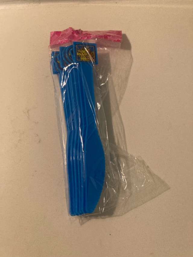 🏈 Pokémon Party Knives