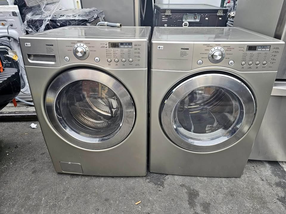 LG Washer and Dryer Set Gas Dryer