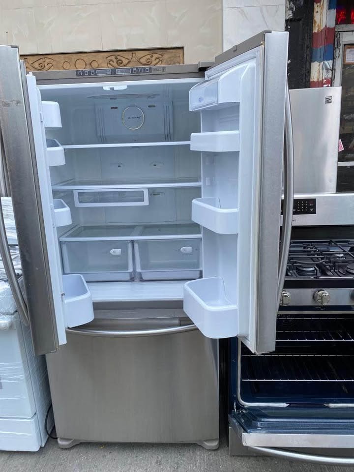 Samsung Fridge 32" & Stove 30" - photo 2