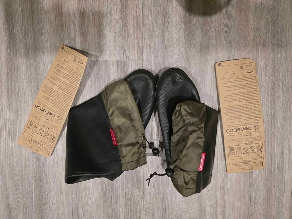 Pokeboo Packable Rain Boots – Black / Green Cuff – Size M - photo 3