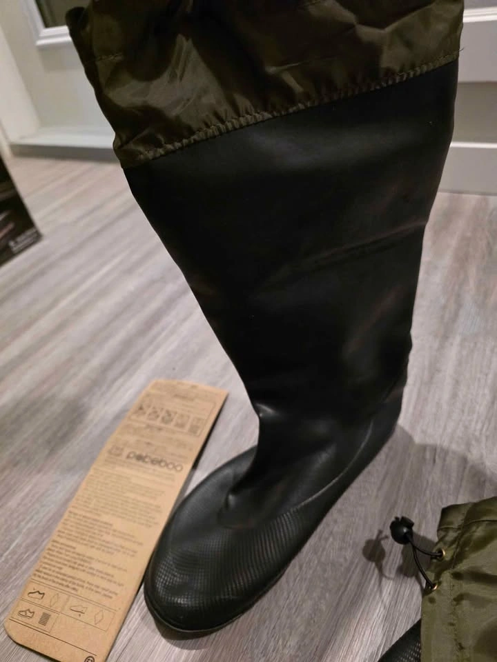 Pokeboo Packable Rain Boots – Black / Green Cuff – Size M - photo 4