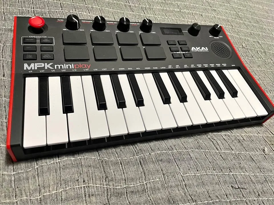 AKAI MPK mini play keyboard thumbnail