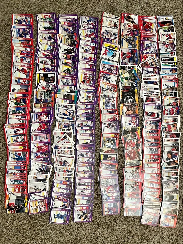 1250 Hockey Card Collection – McDavid, Matthews, Gretzky