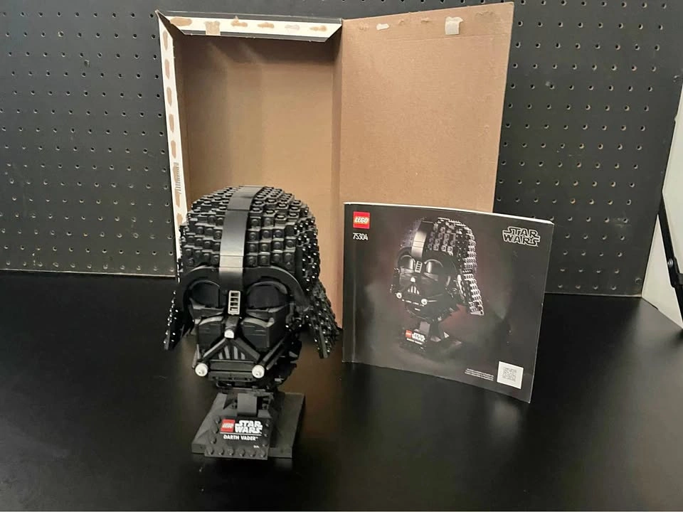 LEGO Star Wars Darth Vader Helmet 75304