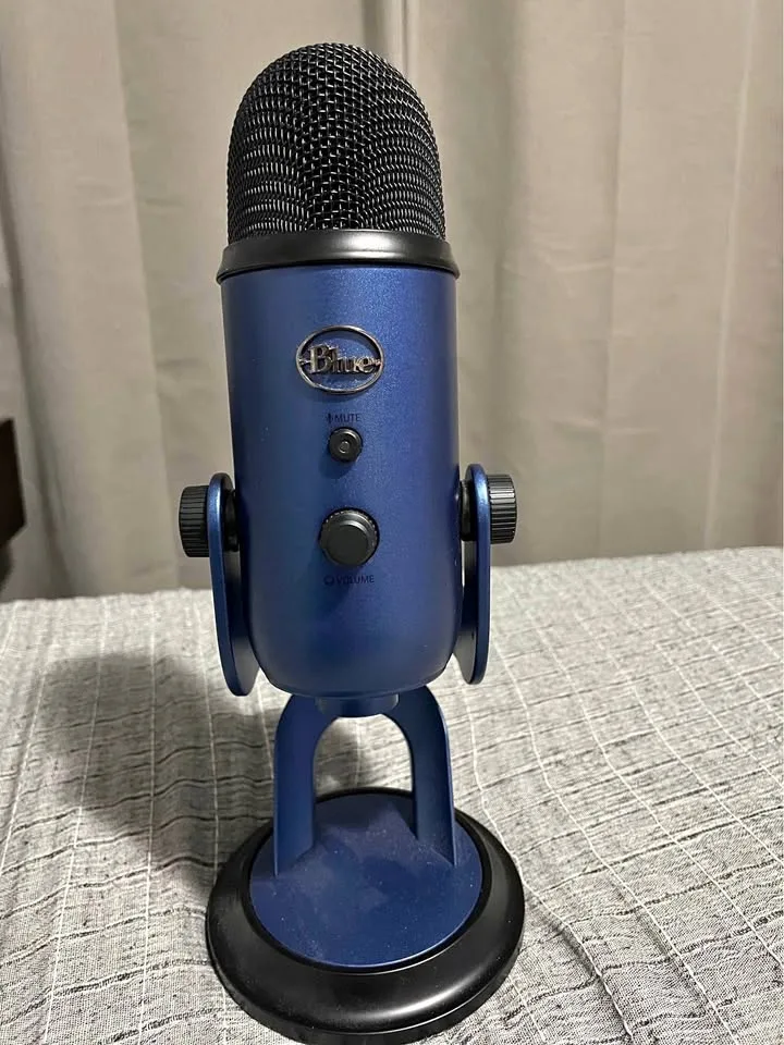 Blue Yeti USB Mic thumbnail