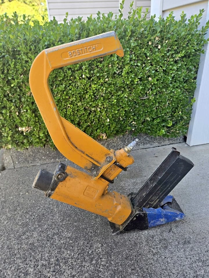 Bostitch MIII / Mark III Pneumatic Hardwood Flooring Nailer