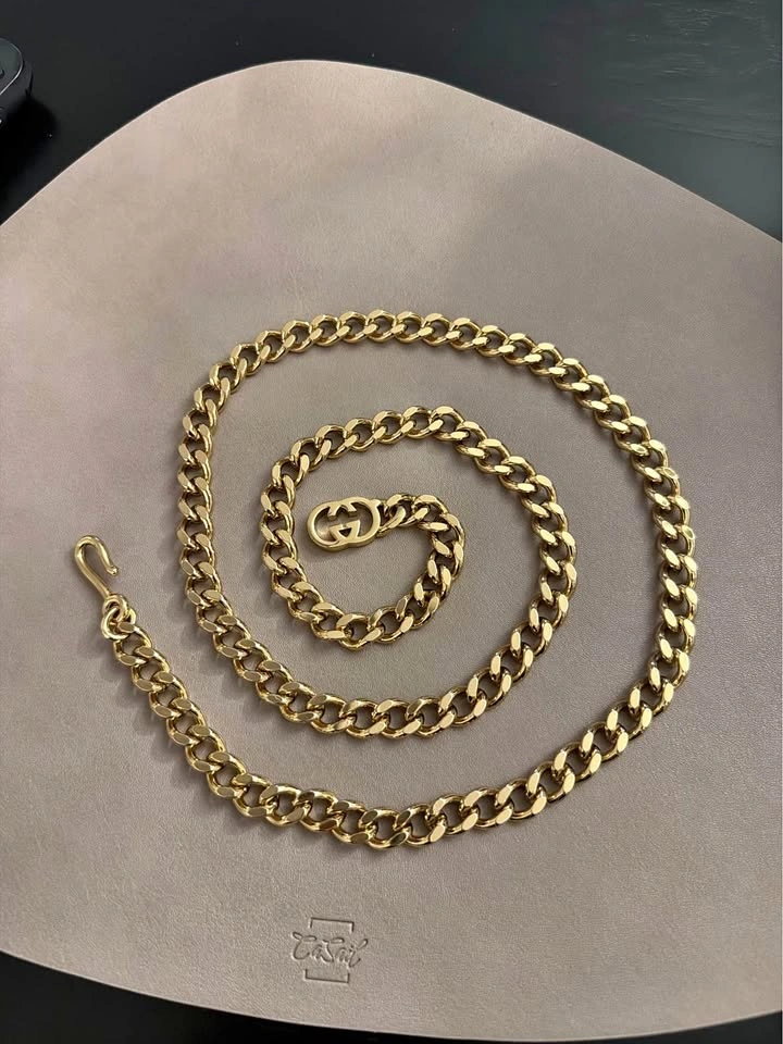 Authentic Gucci Gold-Tone Curb Chain Belt with Interlocking G