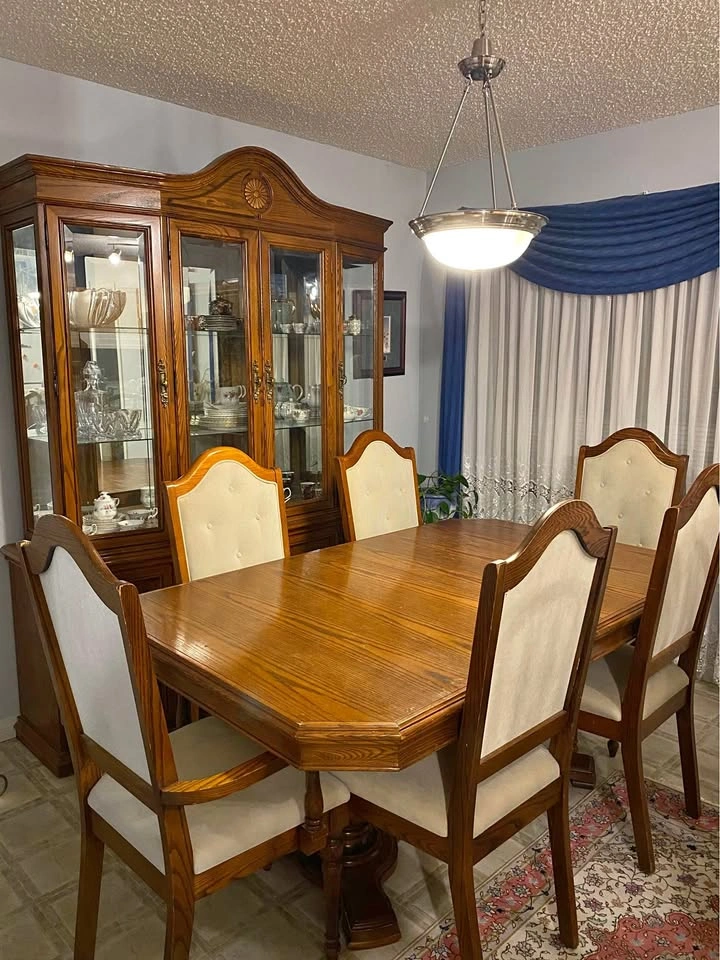Elegant Oak Dining Room Set – Table, 6 Chairs & China Cabinet