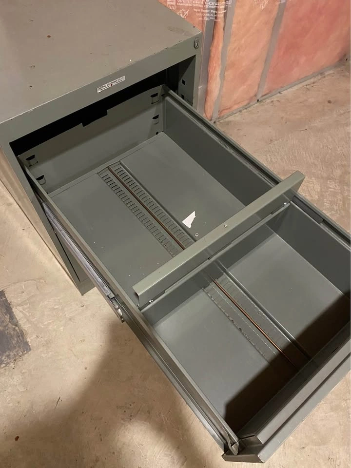 Heavy-Duty 2-Drawer Metal Filing Cabinet – $60 - photo 5