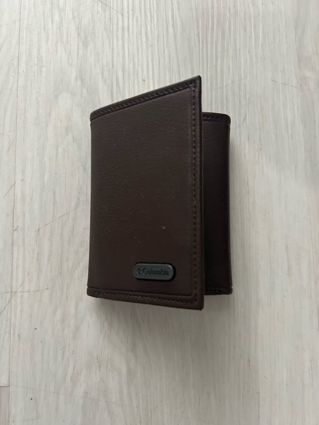 Columbia Wallet