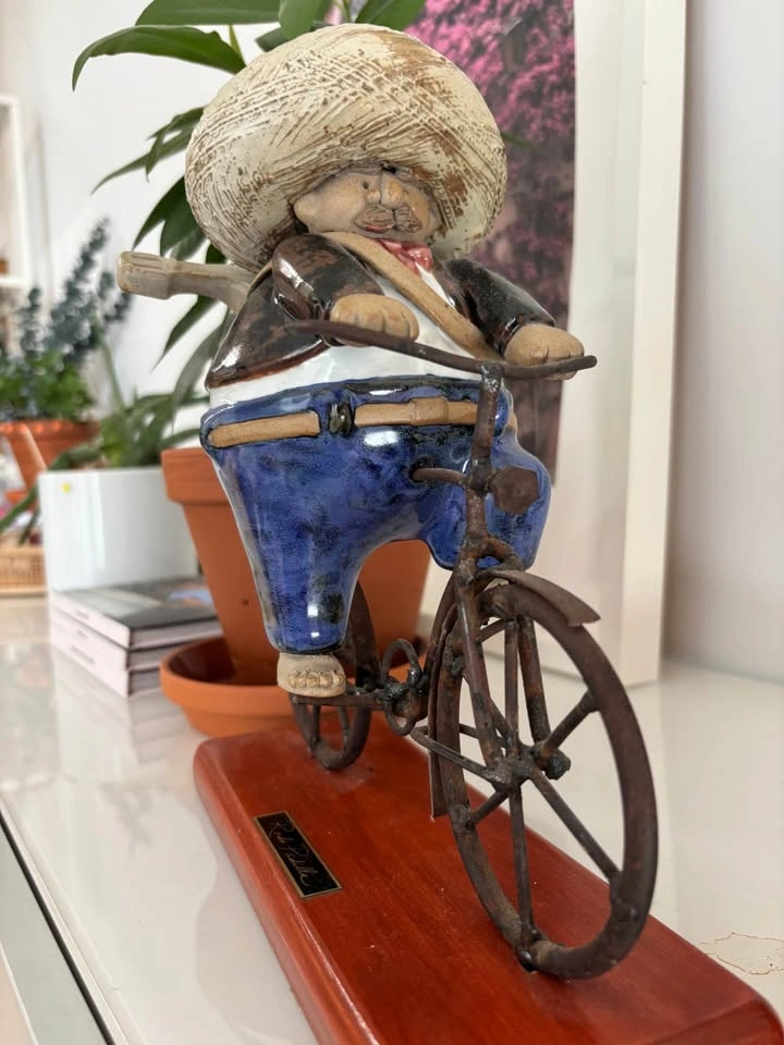 Authentic Rodo Padilla Mexican Ceramic “Gordito Man on Bicycle” - photo 2