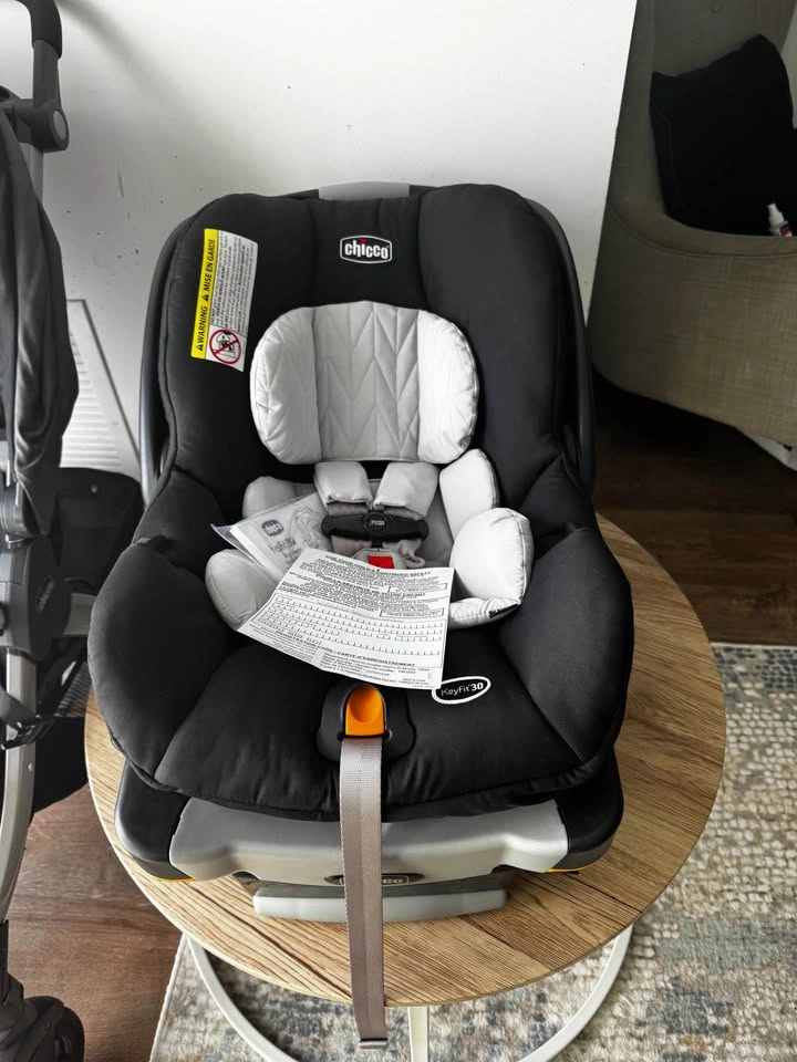 Chicco Bravo Travel System - New Car Seat & Used Stroller - photo 2