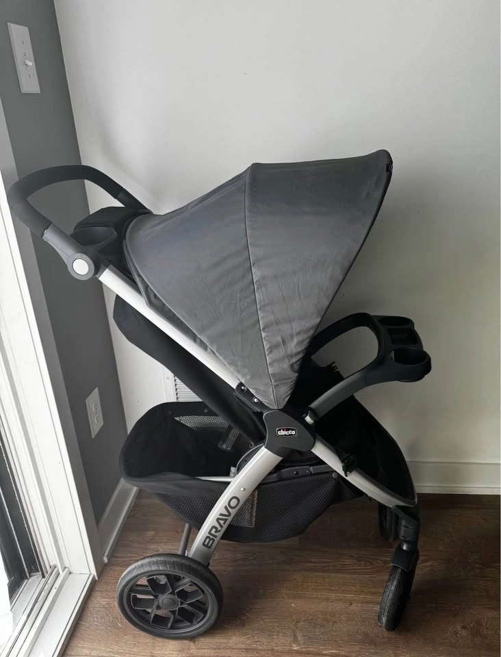 Chicco Bravo Travel System - New Car Seat & Used Stroller - photo 4