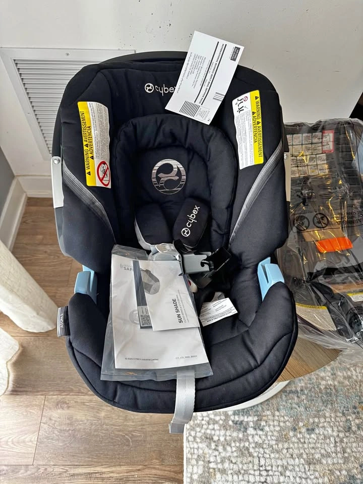 BNIB Cybex Aton 2 Infant Car Seat