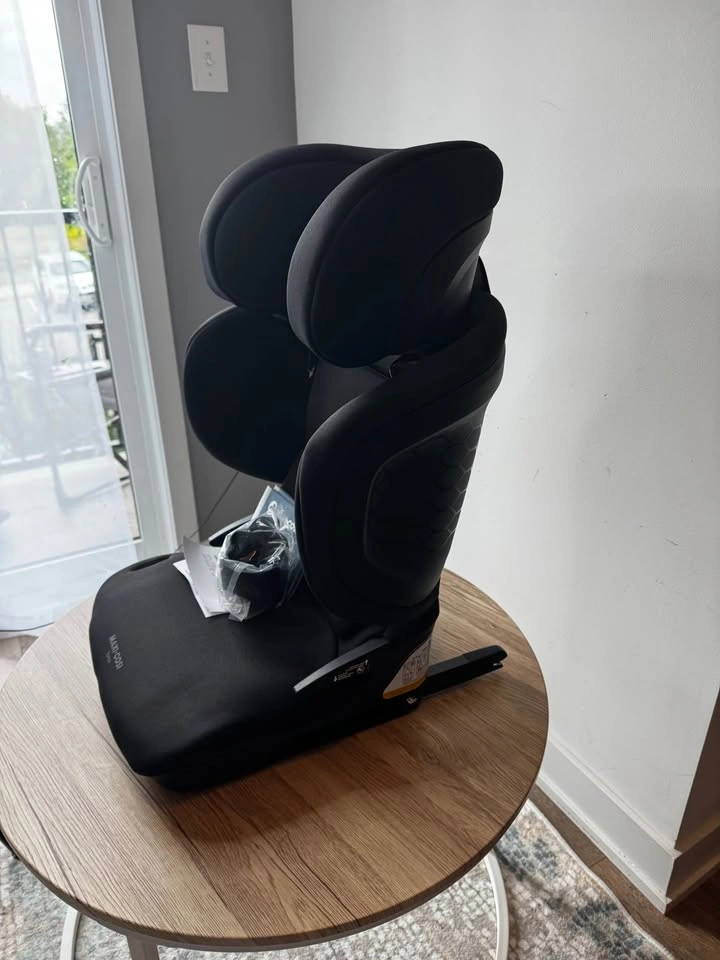 BRAND NEW Maxi-Cosi Tanza Booster Car Seat – NEVER USED, IN BOX! - photo 2