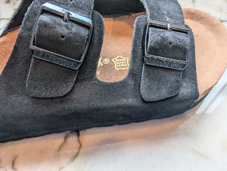 Birkenstock Arizona - Women's Size 6 & 7 - photo 3