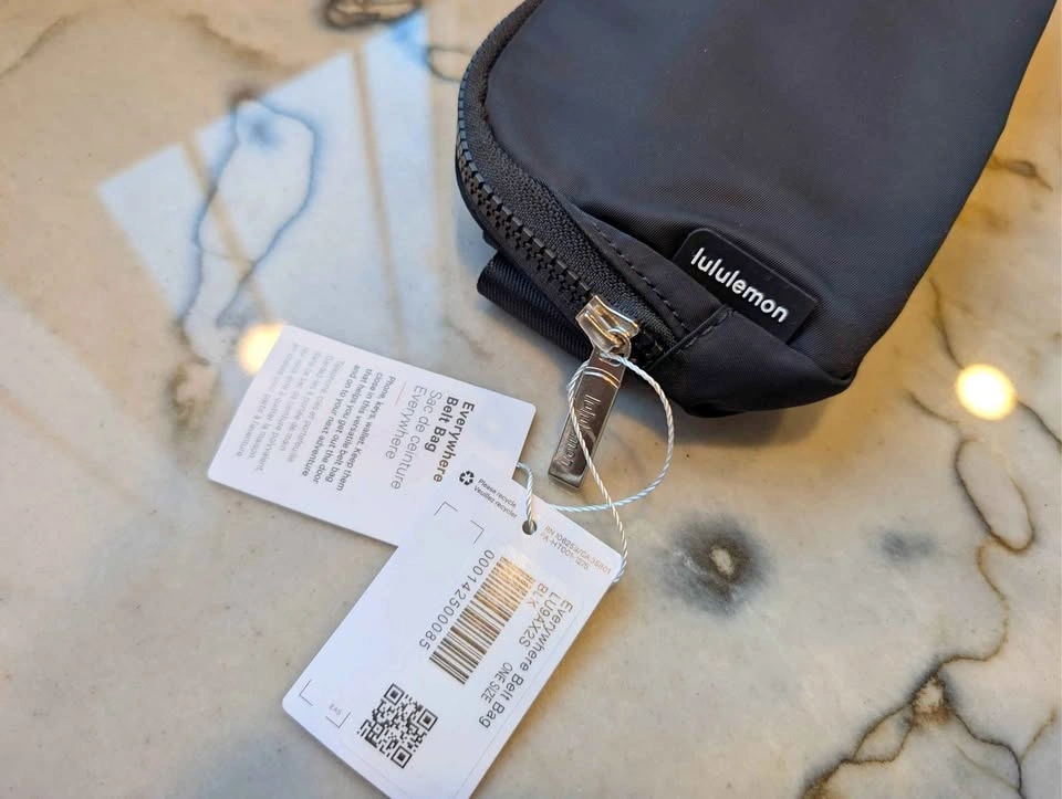 Lululemon Everywhere Belt Bag - 2 Colors Available