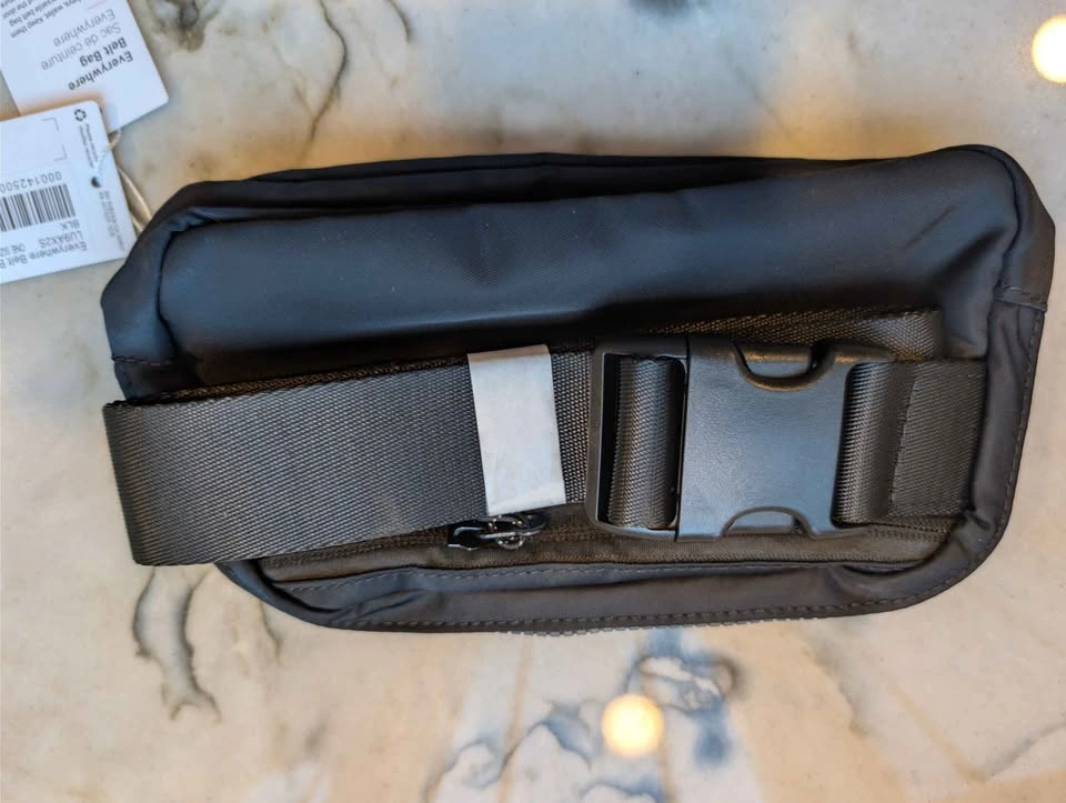 Lululemon Everywhere Belt Bag - 2 Colors Available - photo 2