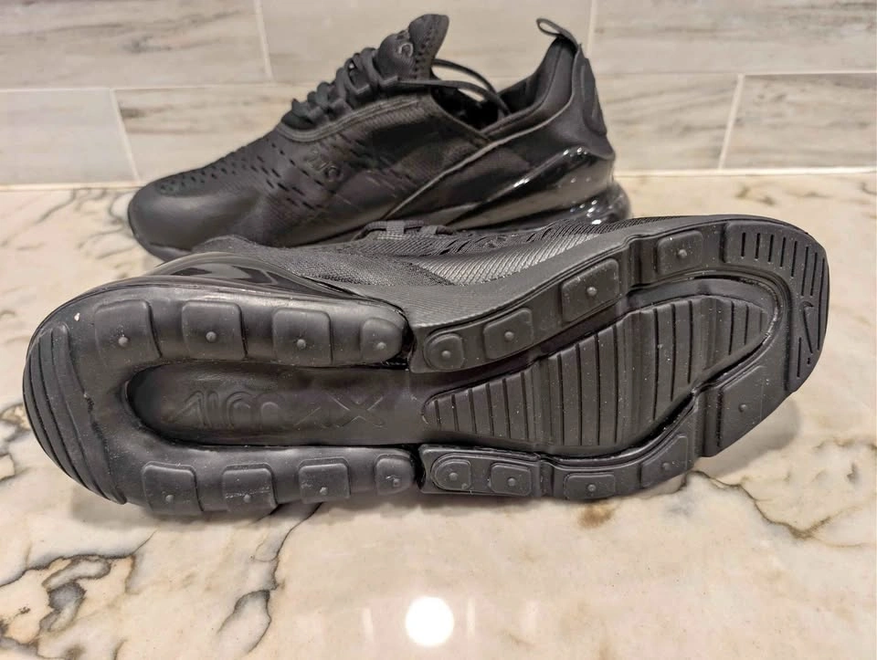 Men's Nike Air Max 270's - Size 11