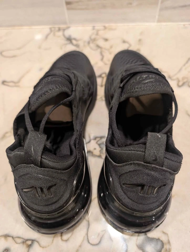 Men's Nike Air Max 270's - Size 11 - photo 4