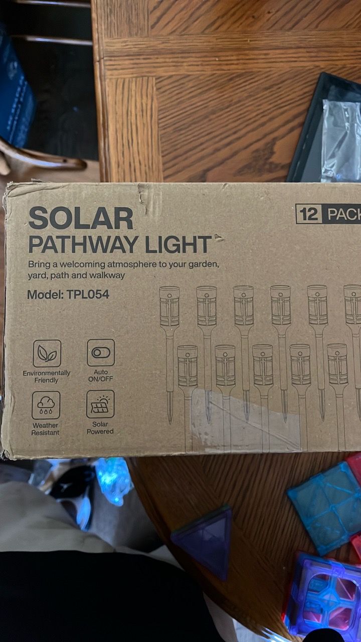 Solar Pathway Lights 12-Pack (Model TPL054)