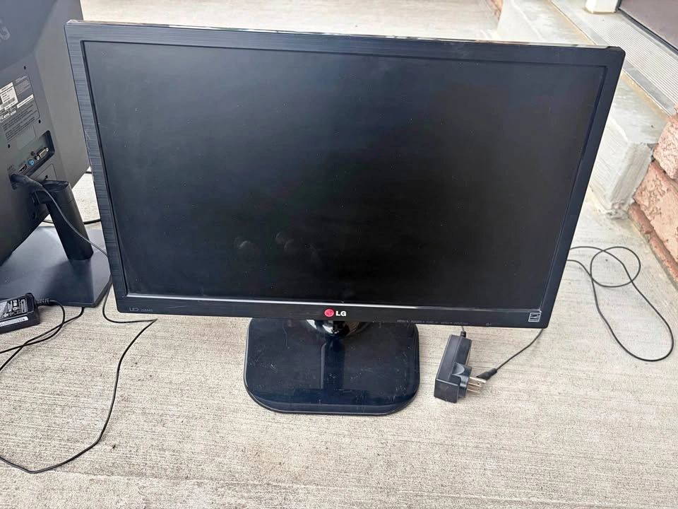 22 inch LG LCD Monitor