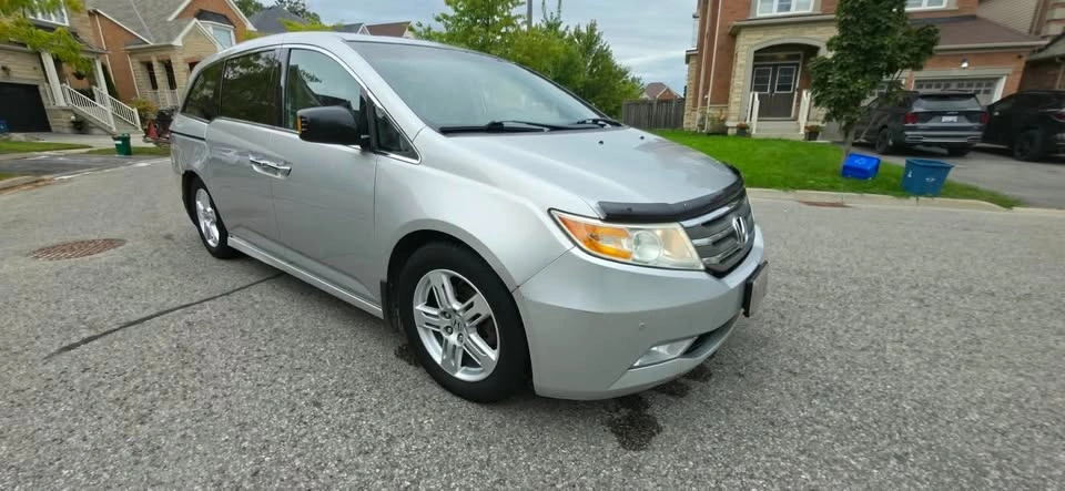 2012 Honda Odyssey - photo 3