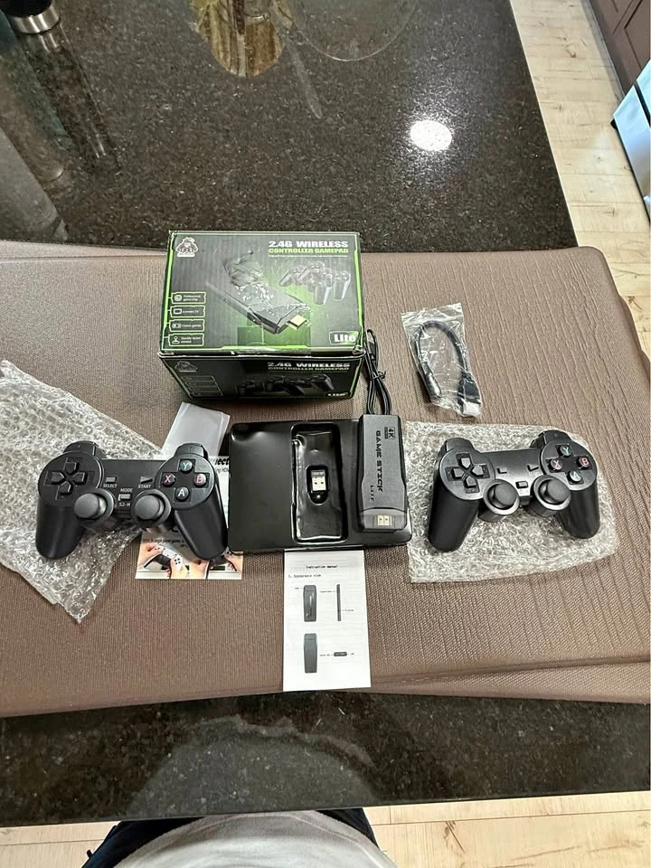 Retro Gaming Console with 15 Emulators & 40,000 Games