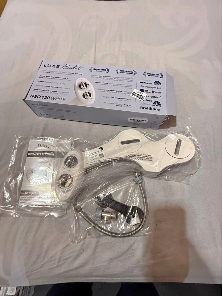 LUXE Bidet NEO 120 - Non-Electric Bidet Attachment