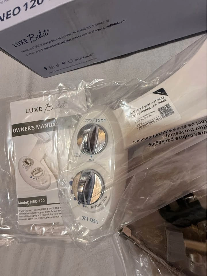 LUXE Bidet NEO 120 - Non-Electric Bidet Attachment - photo 3